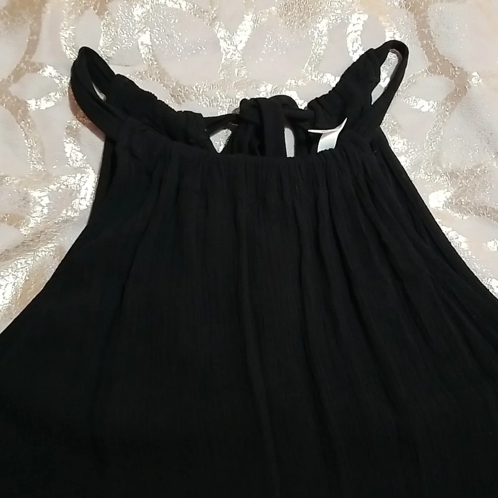 6/$25 Xhilaration Black Top - Picture 4 of 8